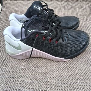 Womens Nike Metcon Black/White/pink Training Shoes Size 6